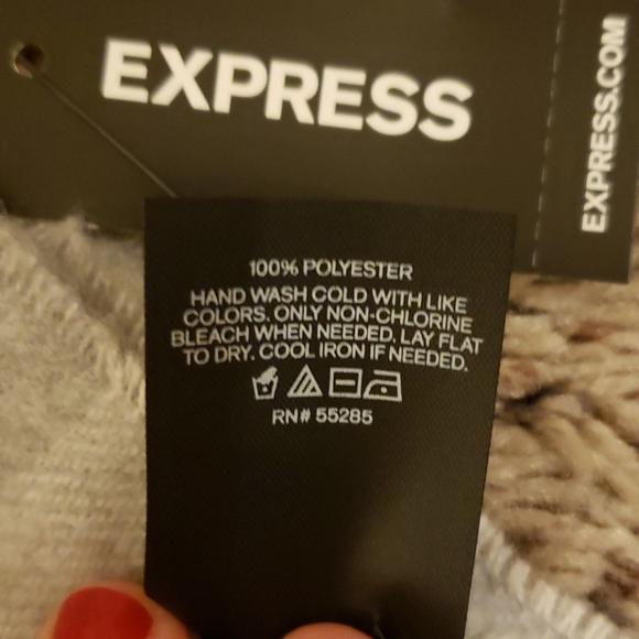 Express Scarf - Picture 3 of 3